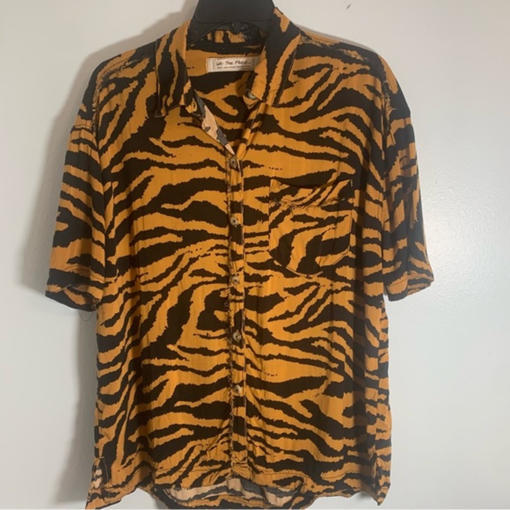 Tiger-Stripe Shirt in Gold/Black Free People Size Small Button front